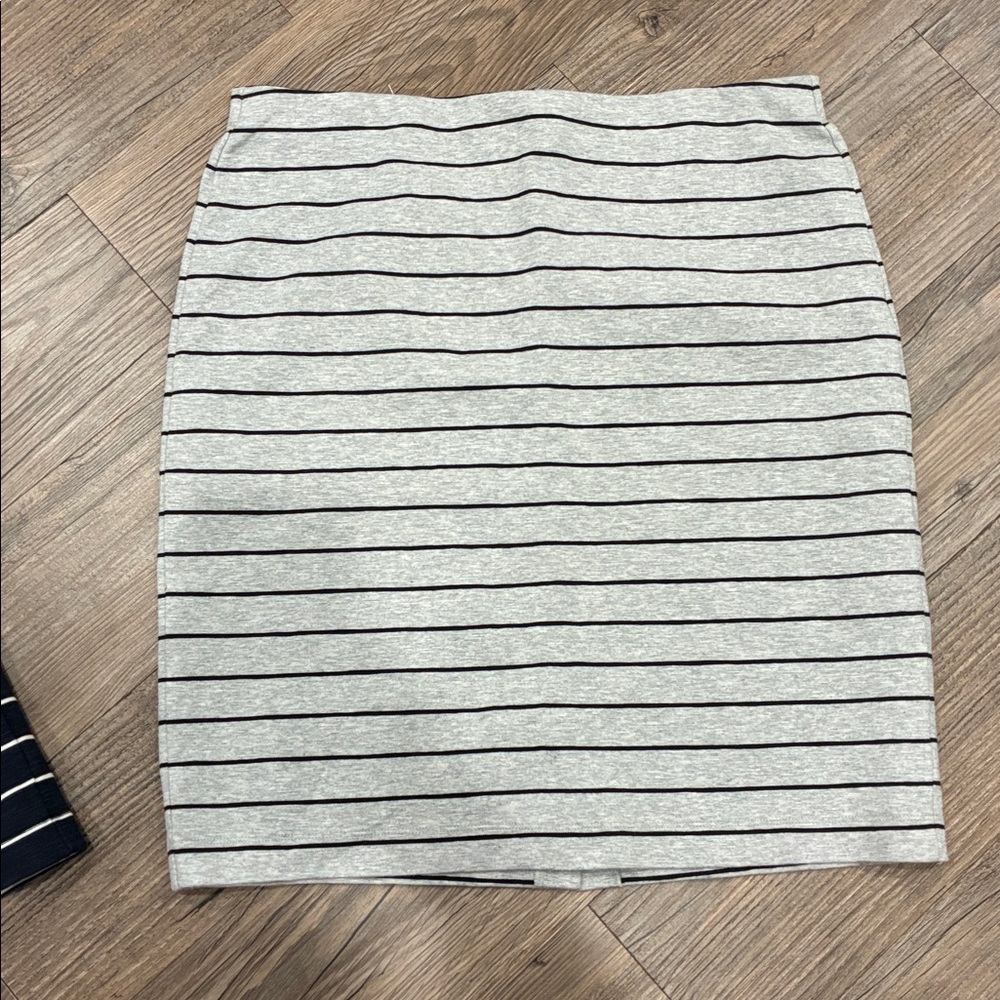 Banana Republic Black and Gray Striped Skirt